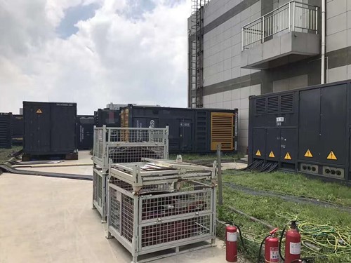 中原除了定期检查，还有哪些方法可以及时发现接触式转速表探头的磨损？
